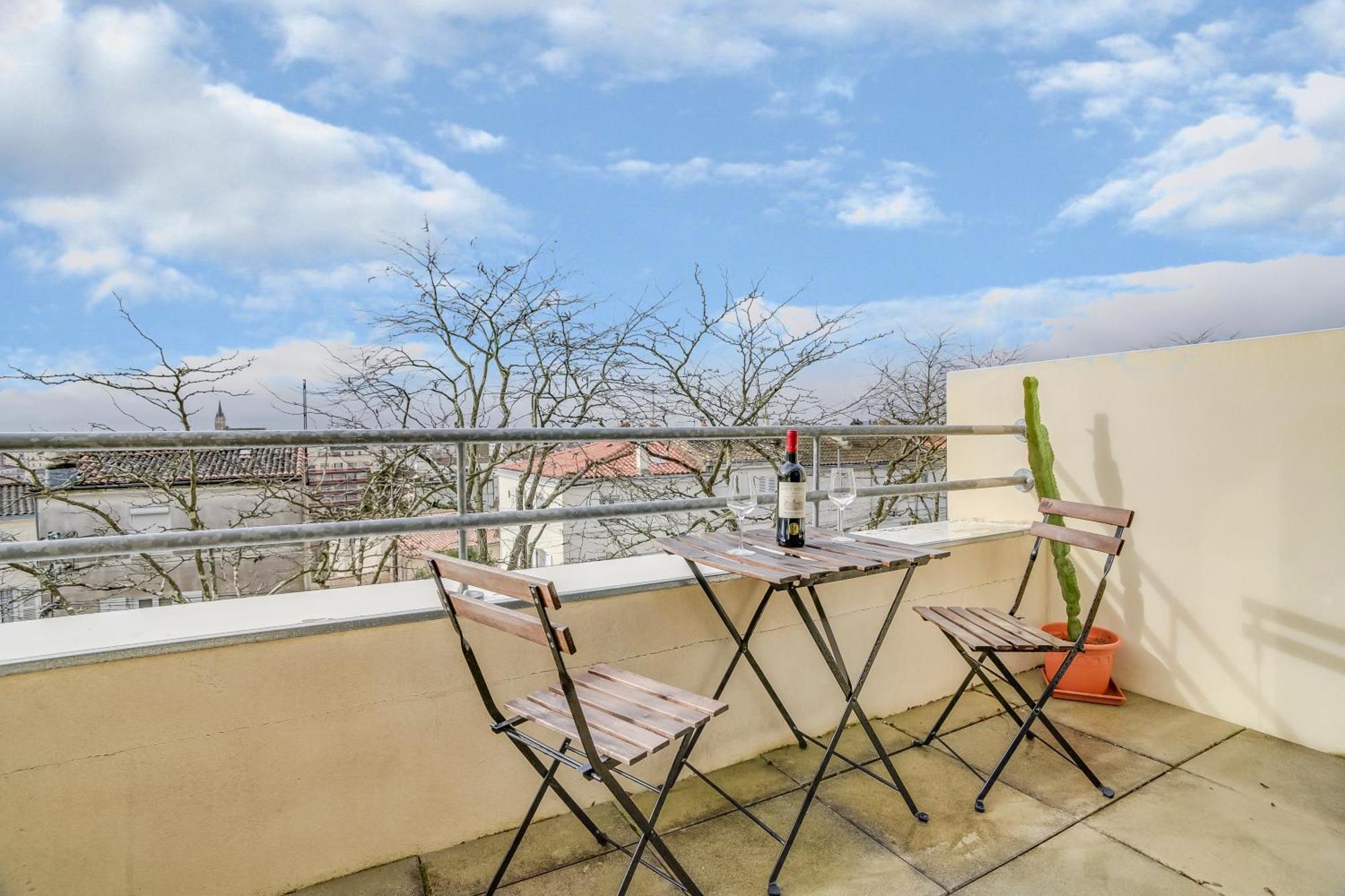 Votre Escale - Le Petit Montmartre Apartment Niort Exterior photo